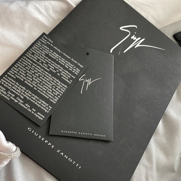 Giuseppe zannotti black heels with crystal detailing - Picture 5 of 6